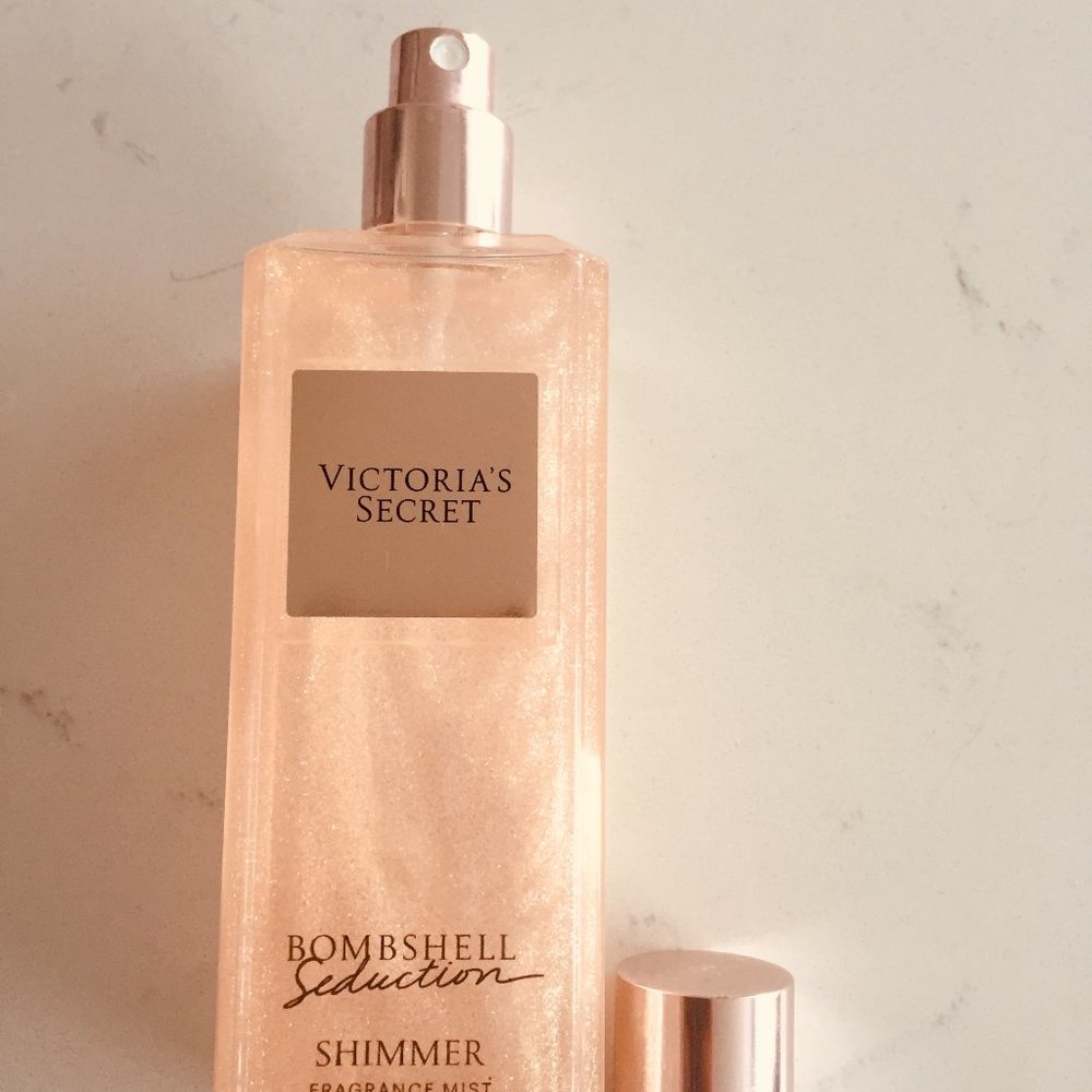 Victoria Secret Bombshell shimmer spray